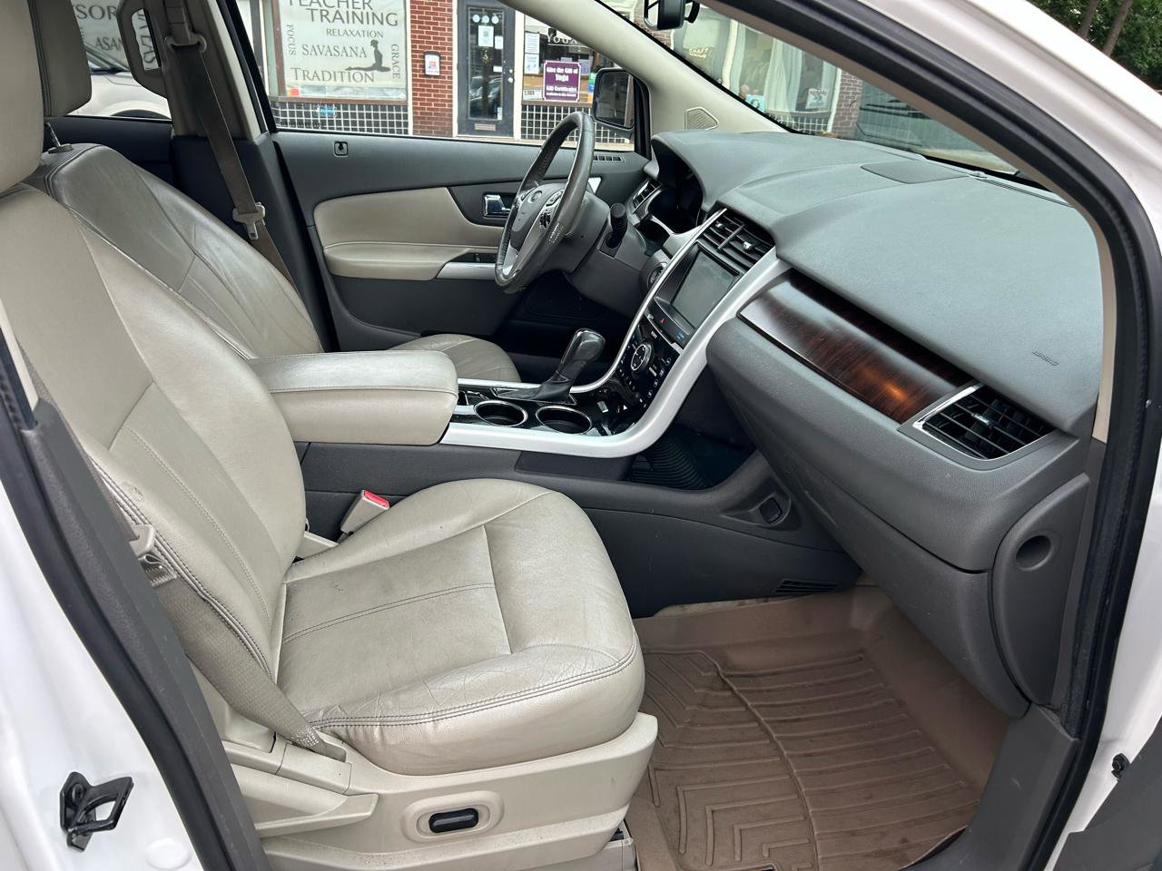 Used 2011 Ford Edge Limited w/ 302A Rapid Spec Order Code FWD image 11