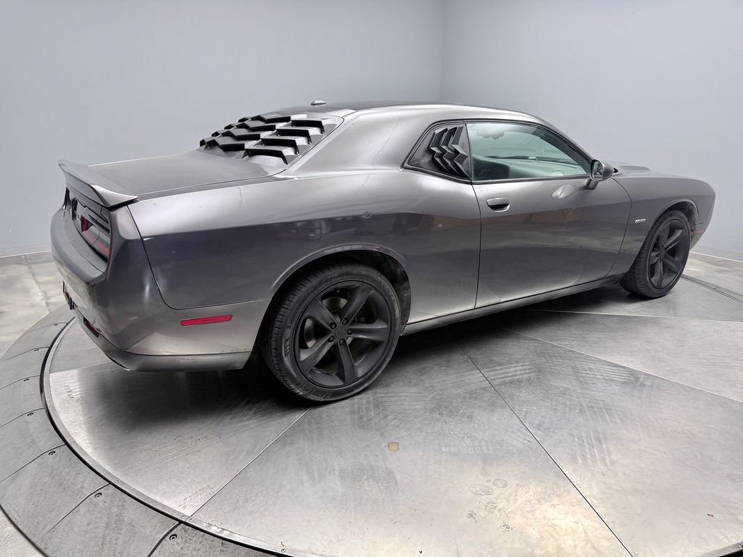 Used 2018 Dodge Challenger R/T RWD image 5