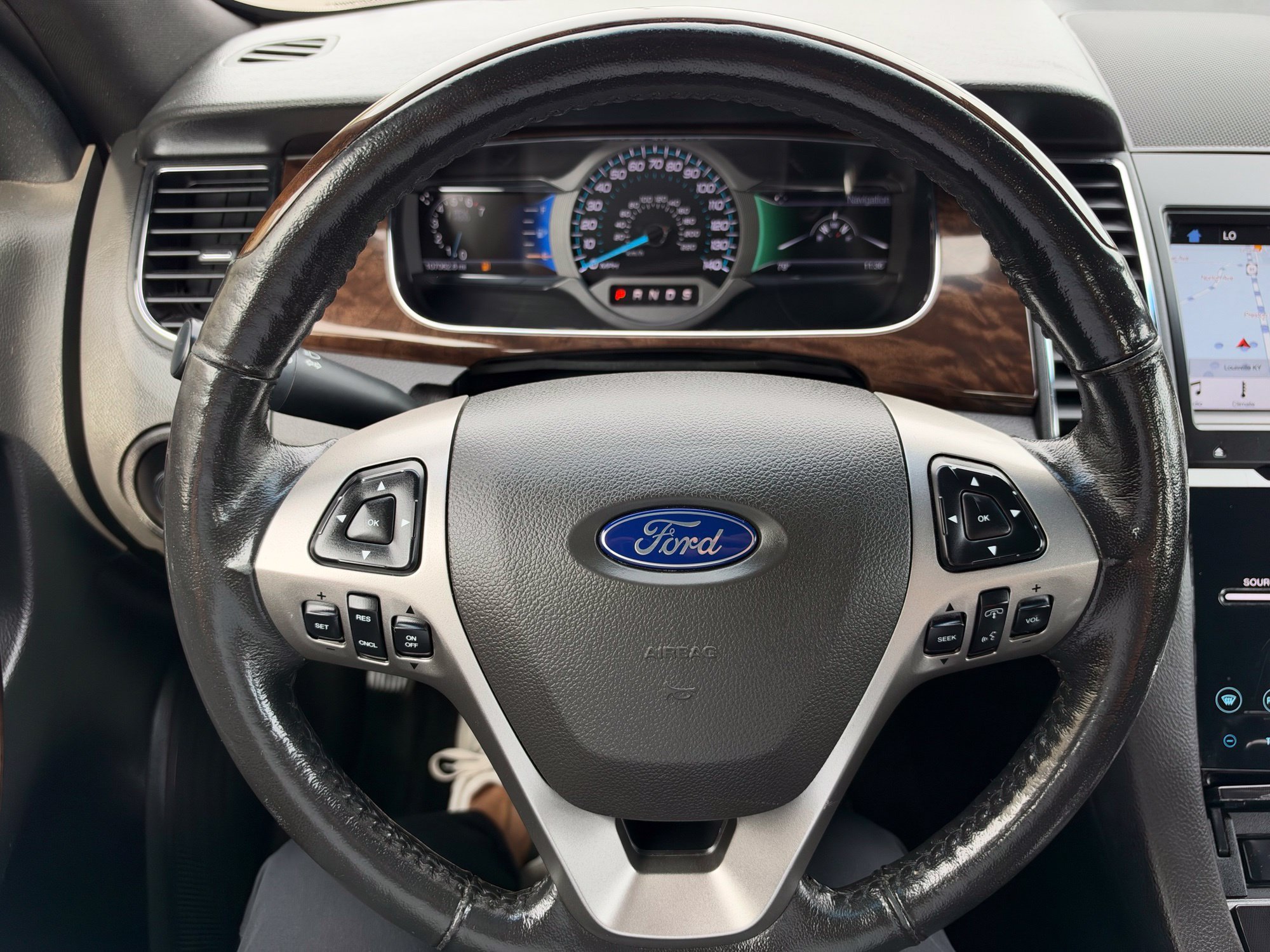 Used 2017 Ford Taurus Limited AWD/4WD image 17