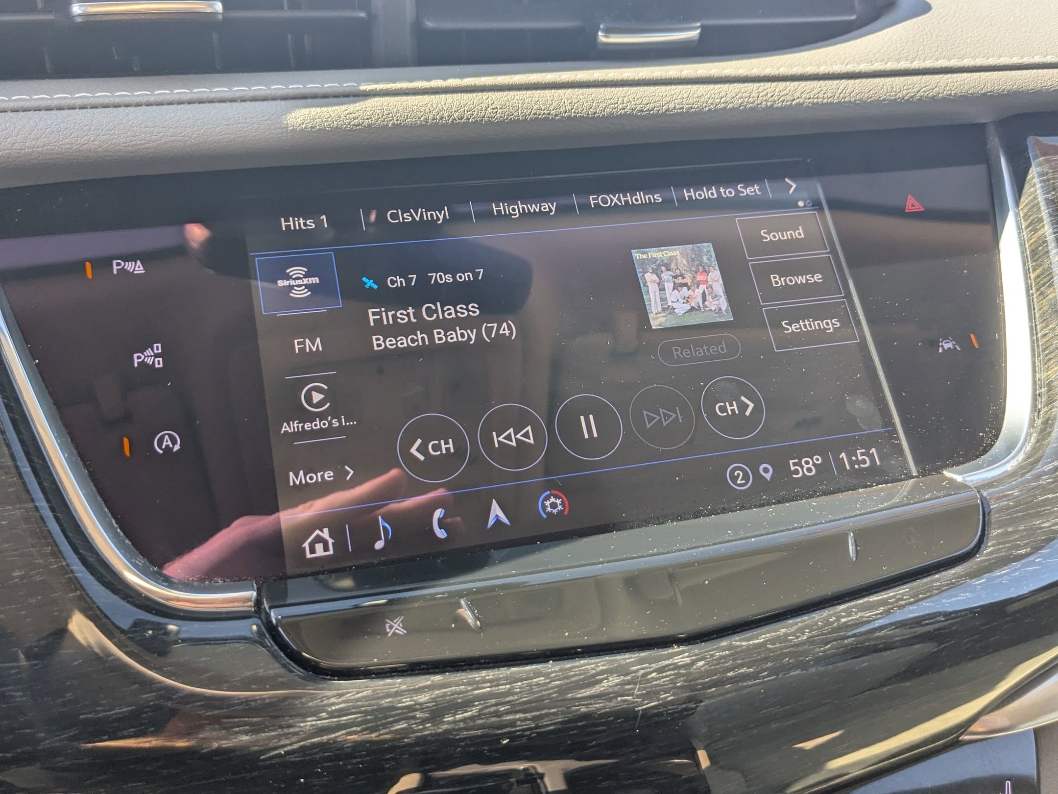 Used 2022 Cadillac XT6 Premium Luxury w/ Technology Package image 15