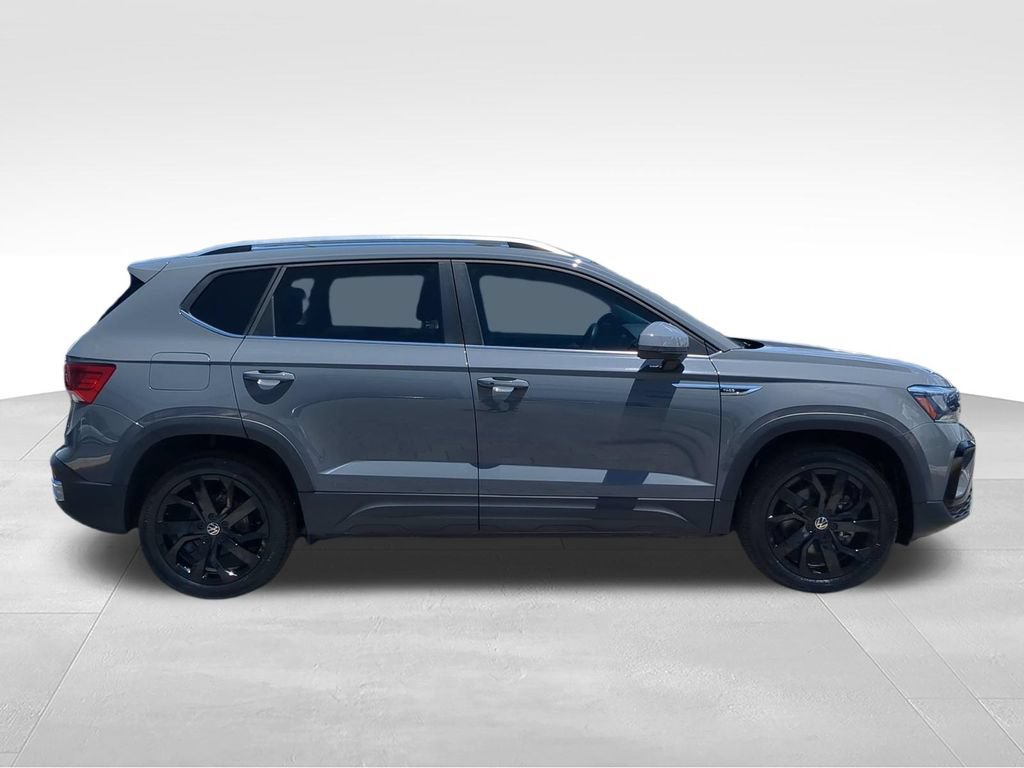Certified 2023 Volkswagen Taos SE w/ Panoramic Sunroof Package FWD image 3