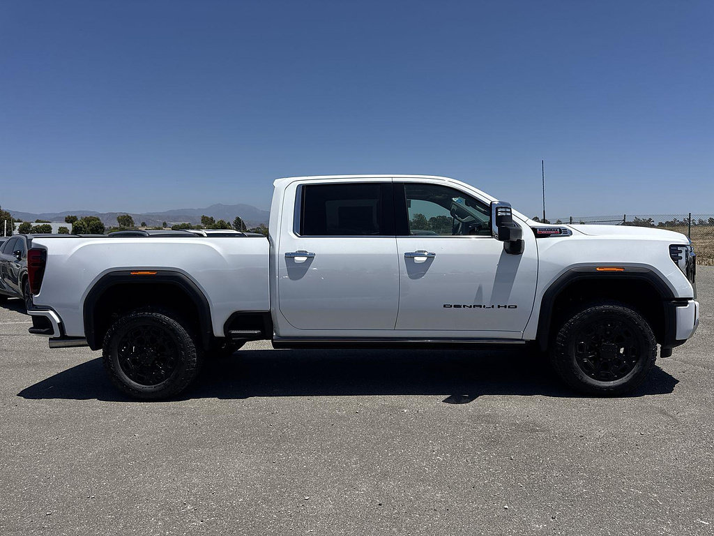 New 2026 GMC Sierra 2500 Denali w/ Denali Reserve Package AWD/4WD image 3