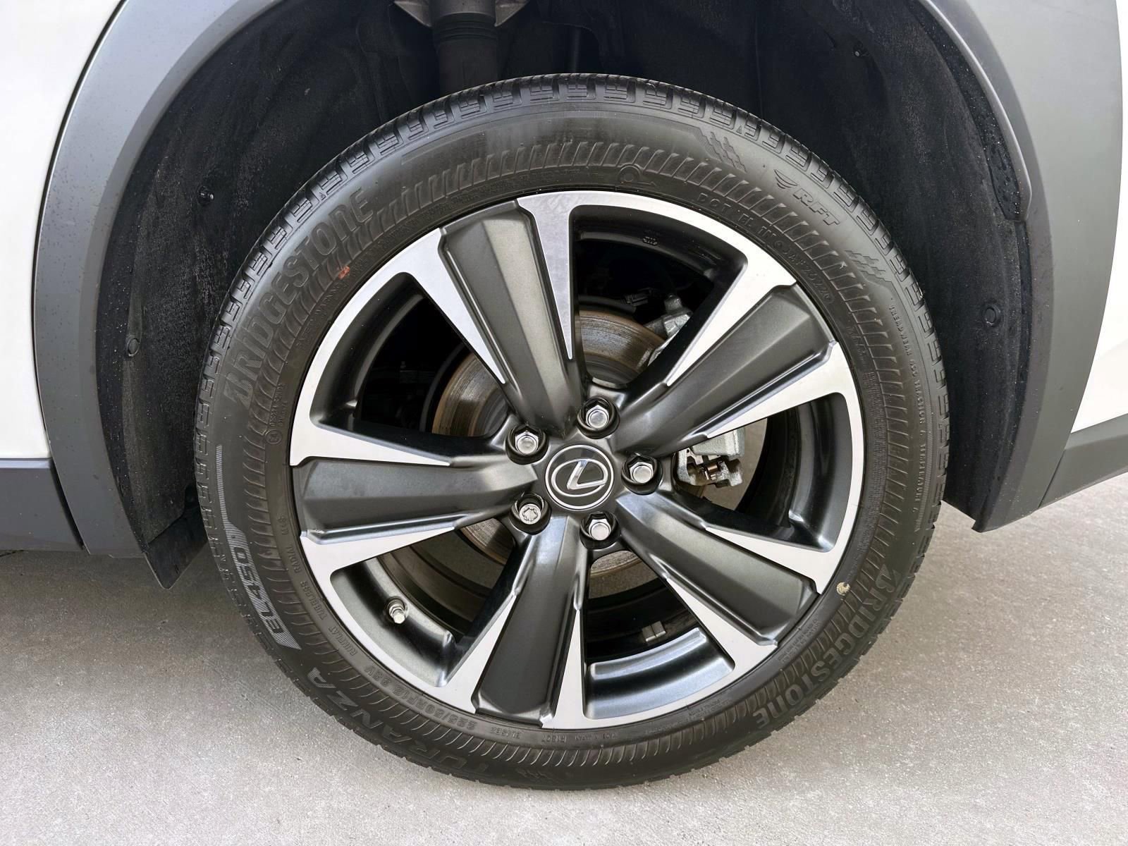Used 2023 Lexus UX 250h AWD image 10