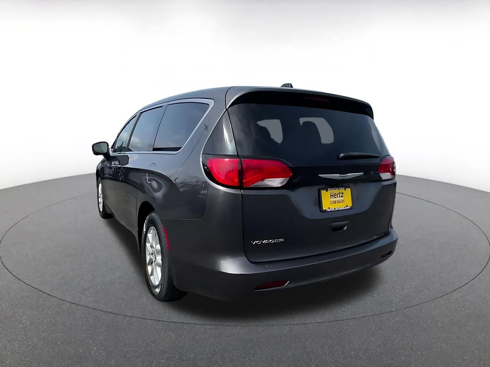 Used 2023 Chrysler Voyager LX FWD image 10