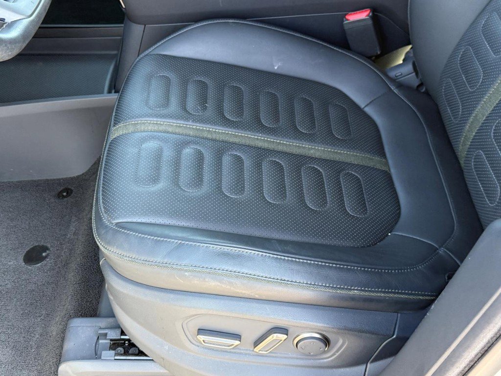 Used 2022 Rivian R1T Adventure image 16