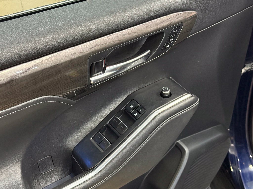 Used 2020 Toyota Highlander Platinum AWD/4WD image 12
