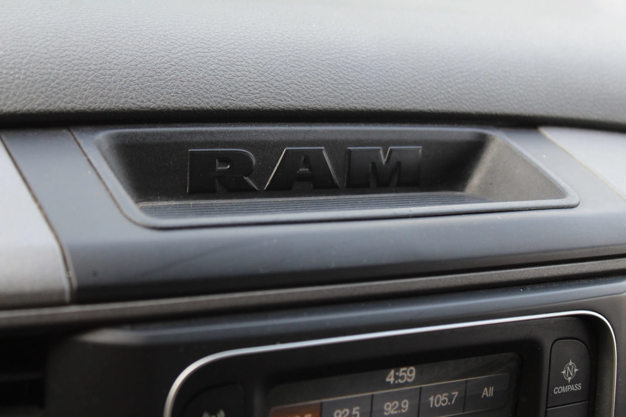 Used 2015 RAM 1500 Express AWD/4WD image 28