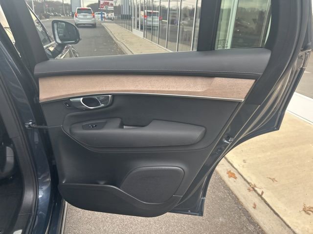 Certified 2025 Volvo XC90 B6 Plus image 12