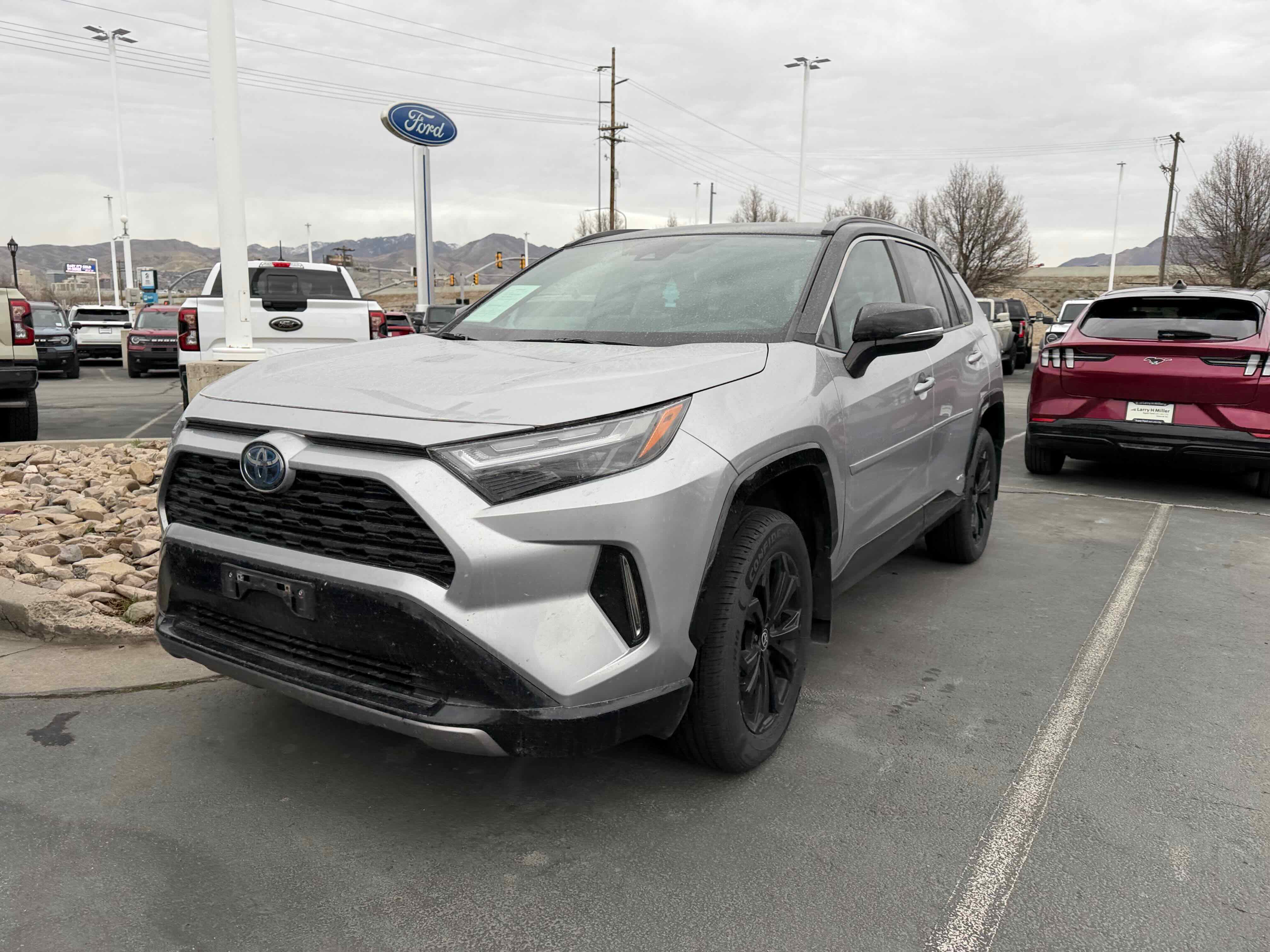 Used 2022 Toyota RAV4 XSE w/ XSE Grade Weather Package image 2