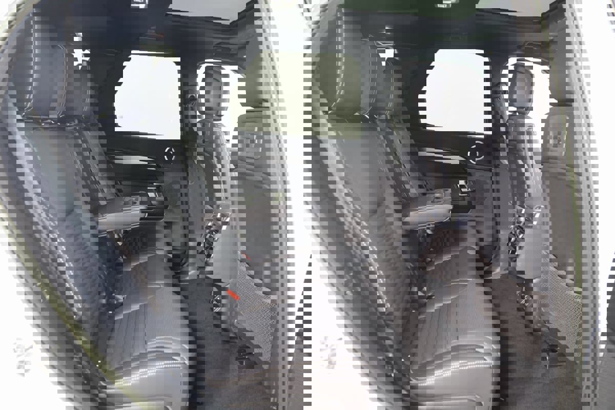 Used 2023 Land Rover Discovery S R-Dynamic image 15