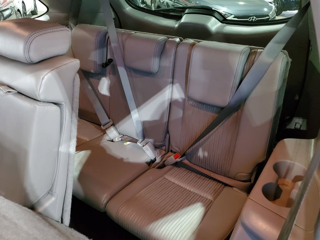 Used 2016 Toyota Highlander Plus FWD image 23