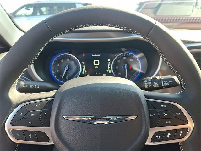New 2026 Chrysler Pacifica Select image 15