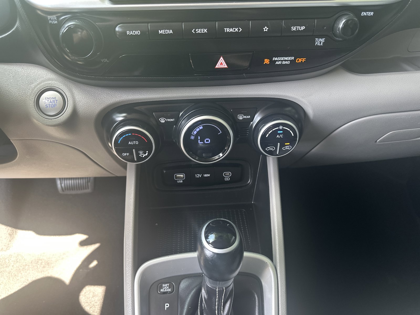 Used 2025 Hyundai Venue SEL FWD image 16