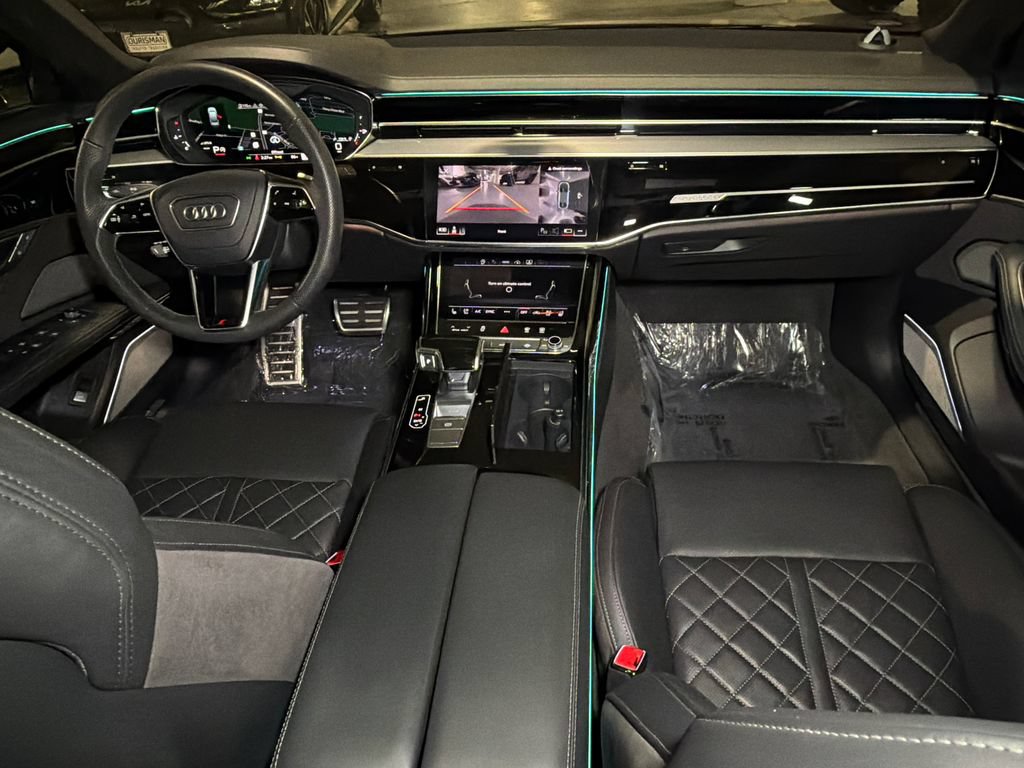 Used 2024 Audi S8 AWD/4WD image 15
