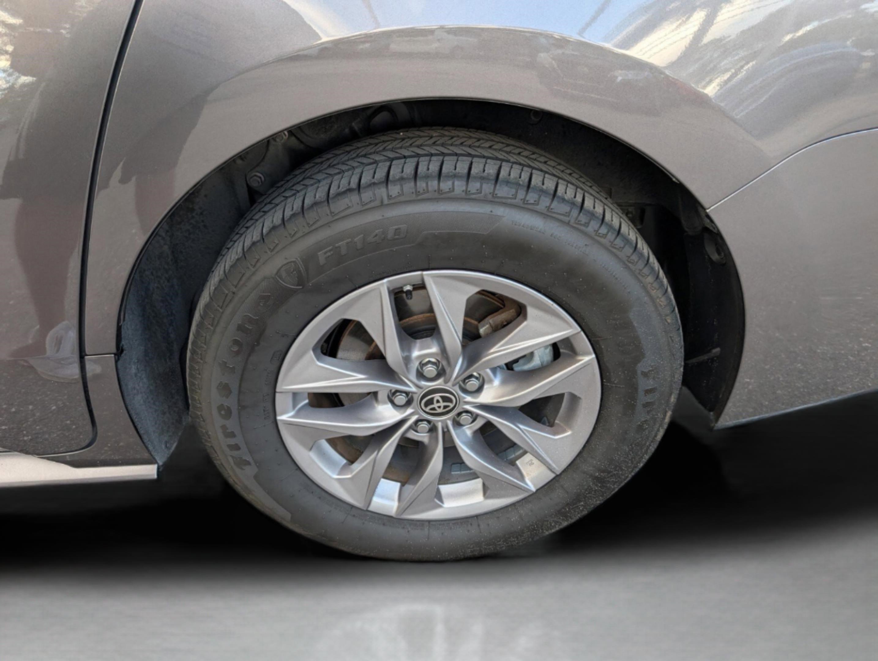 Used 2023 Toyota Sienna XLE image 19