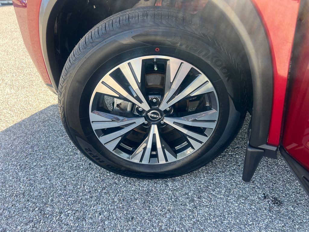 Used 2023 Nissan Rogue SV w/ SV Premium B Package image 27