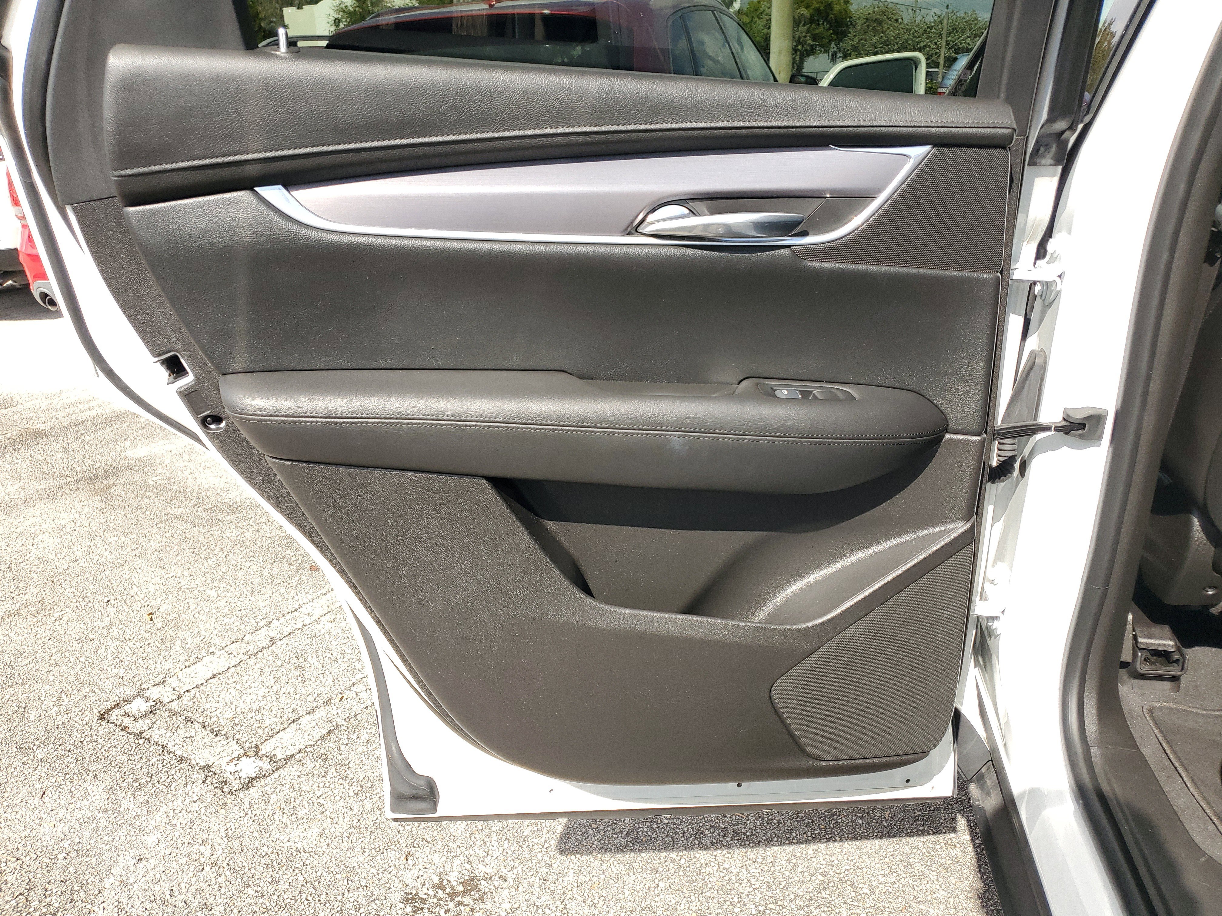 Used 2017 Cadillac XT5 Premium Luxury w/ LPO, Wheel Lock Package image 12