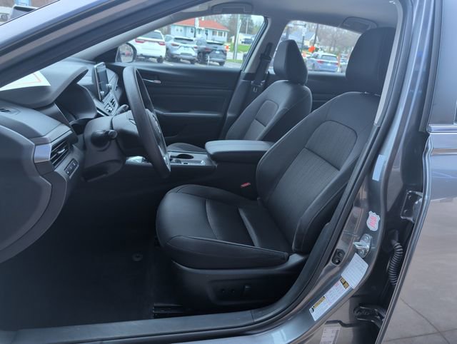 Used 2025 Nissan Altima 2.5 SV AWD/4WD image 11