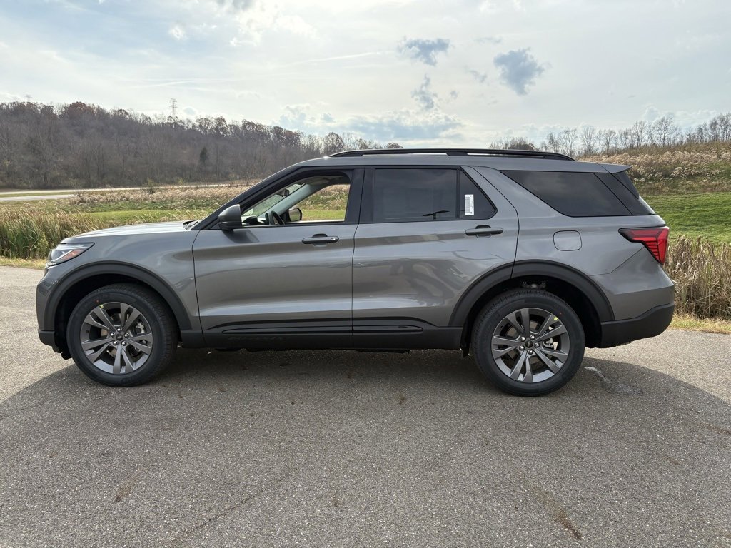 New 2026 Ford Explorer Active w/ Active Comfort Package image 2