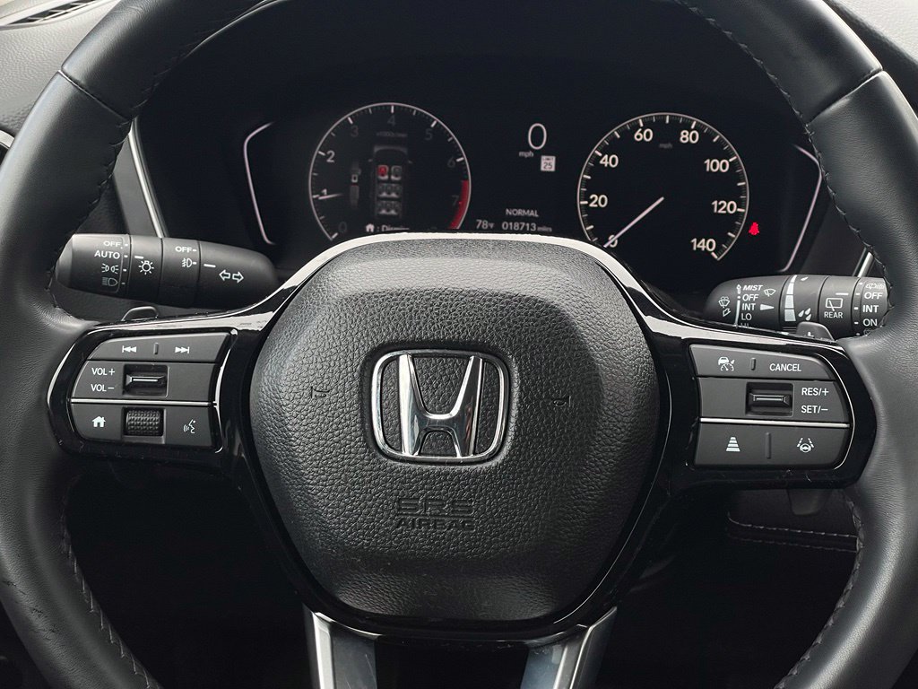 Certified 2025 Honda Pilot Touring image 12