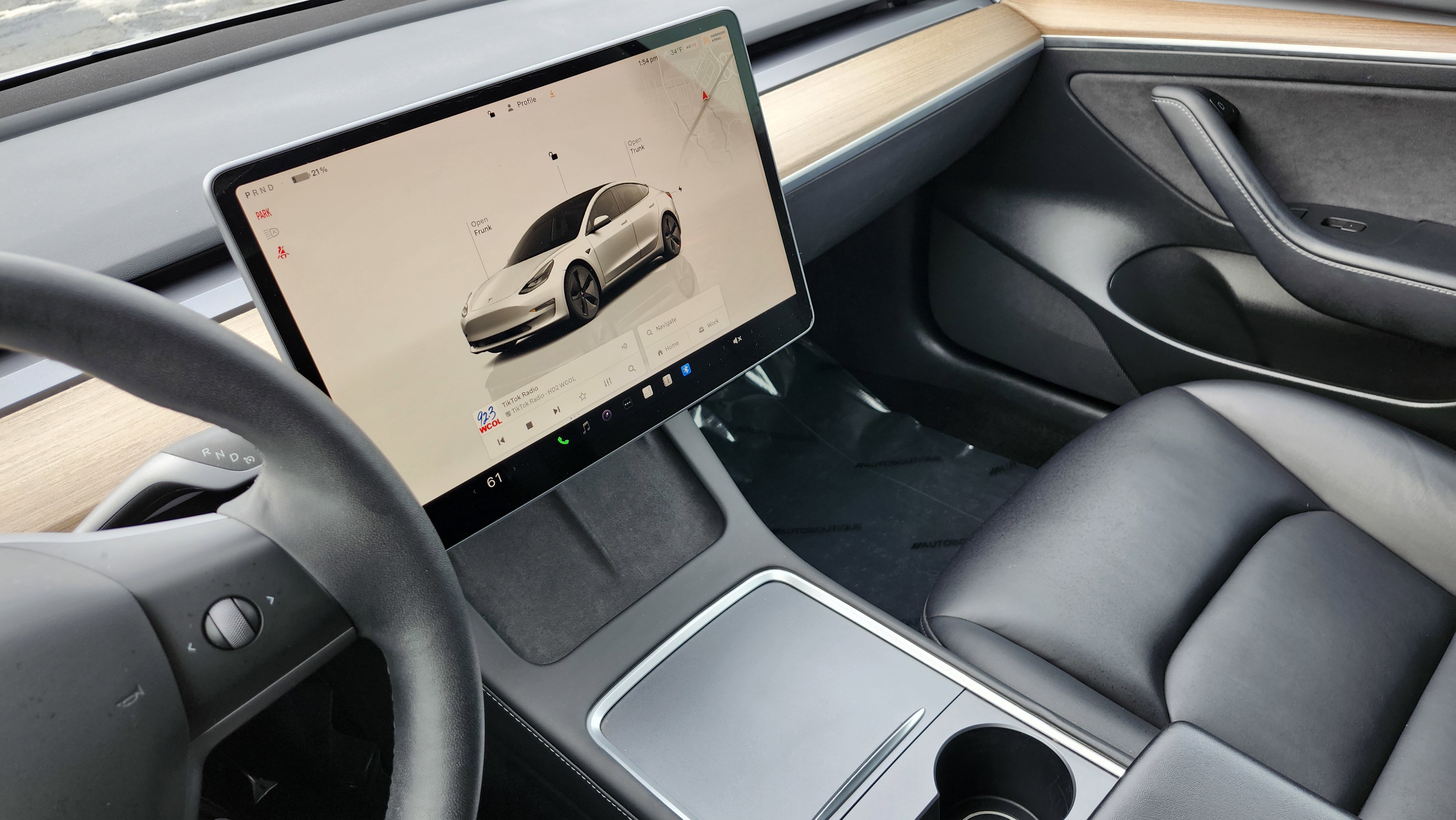 Used 2023 Tesla Model 3 Standard Range image 29
