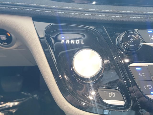 Used 2023 Chrysler Pacifica Touring-L FWD image 20