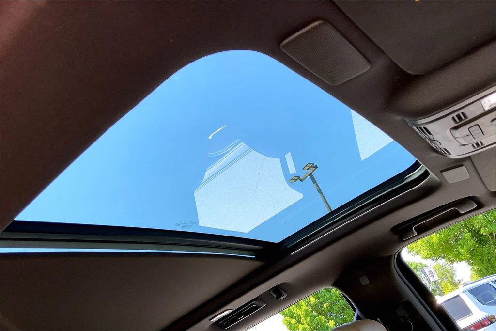 Used 2023 Cadillac Escalade Sport w/ LPO, ONYX Package image 20