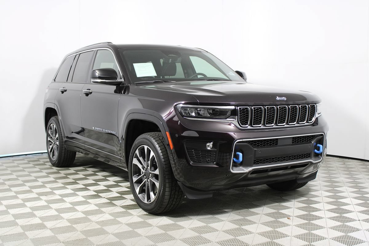 Used 2022 Jeep Grand Cherokee Overland w/ Luxury Tech Group IV AWD/4WD image 37