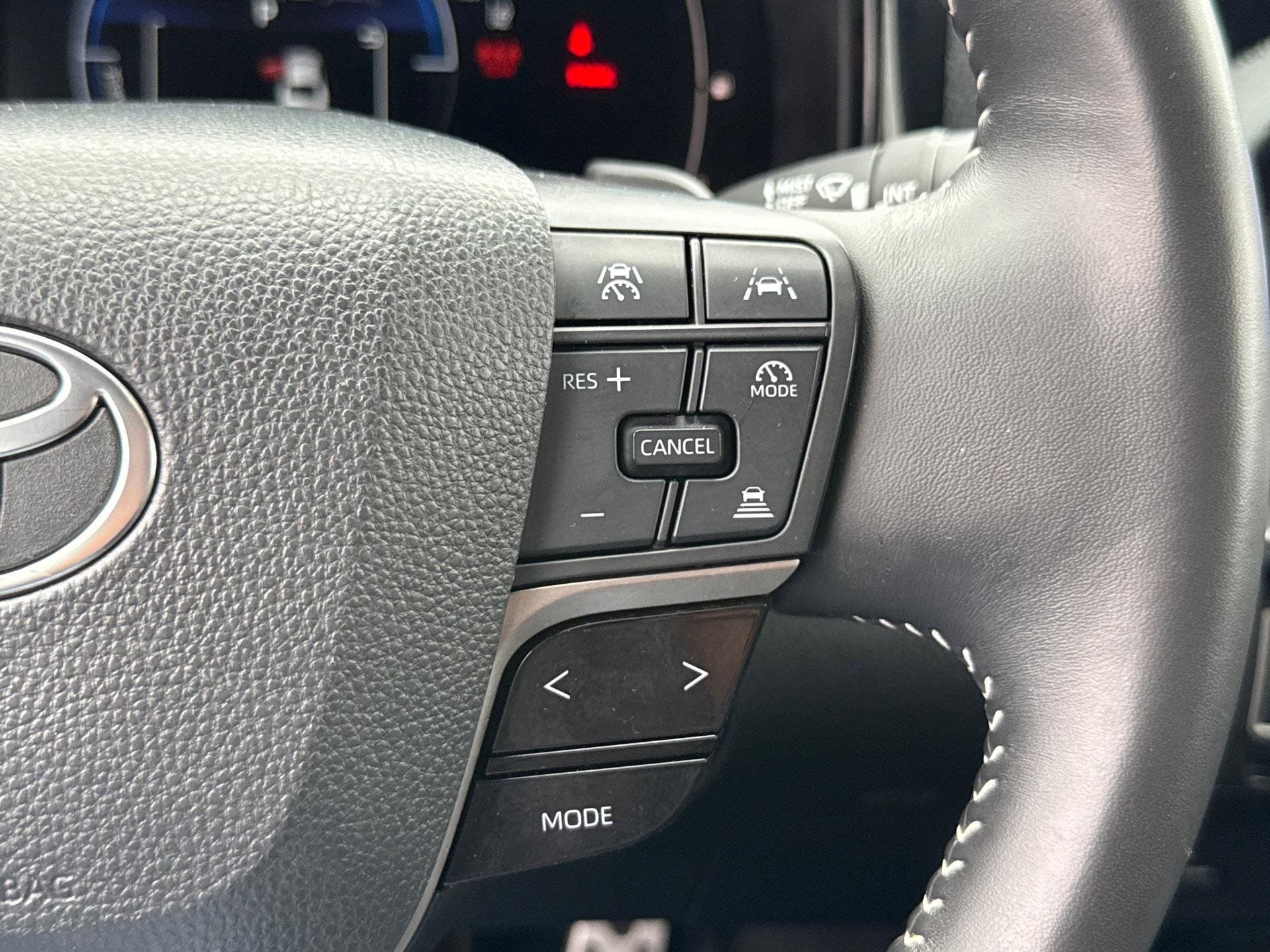 Certified 2025 Toyota Camry SE FWD image 31