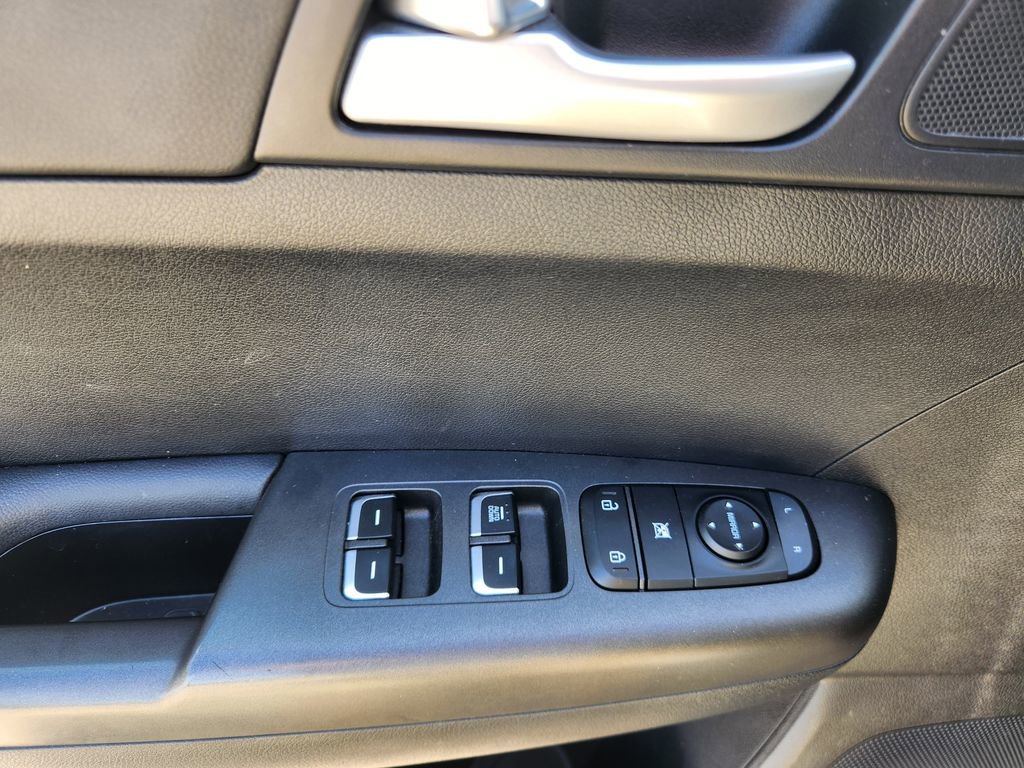 Used 2021 Kia Sportage LX image 17