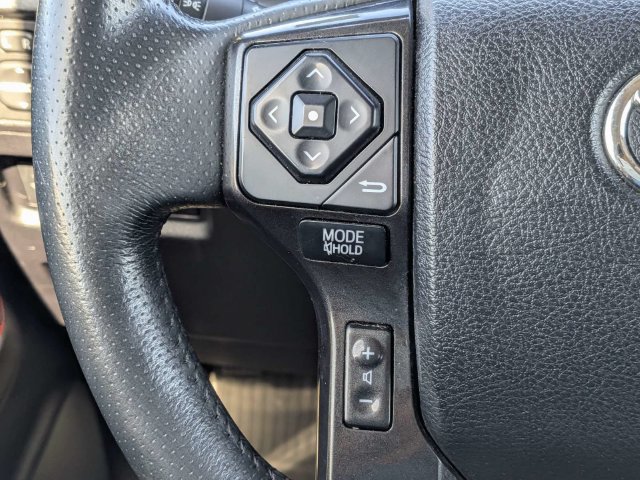 Used 2018 Toyota 4Runner TRD Off-Road AWD/4WD image 26