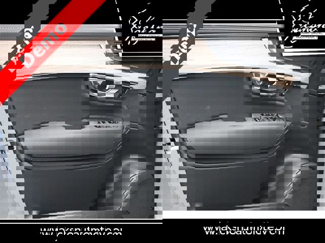 New 2025 Volvo XC90 B5 Core w/ Protection Package image 17