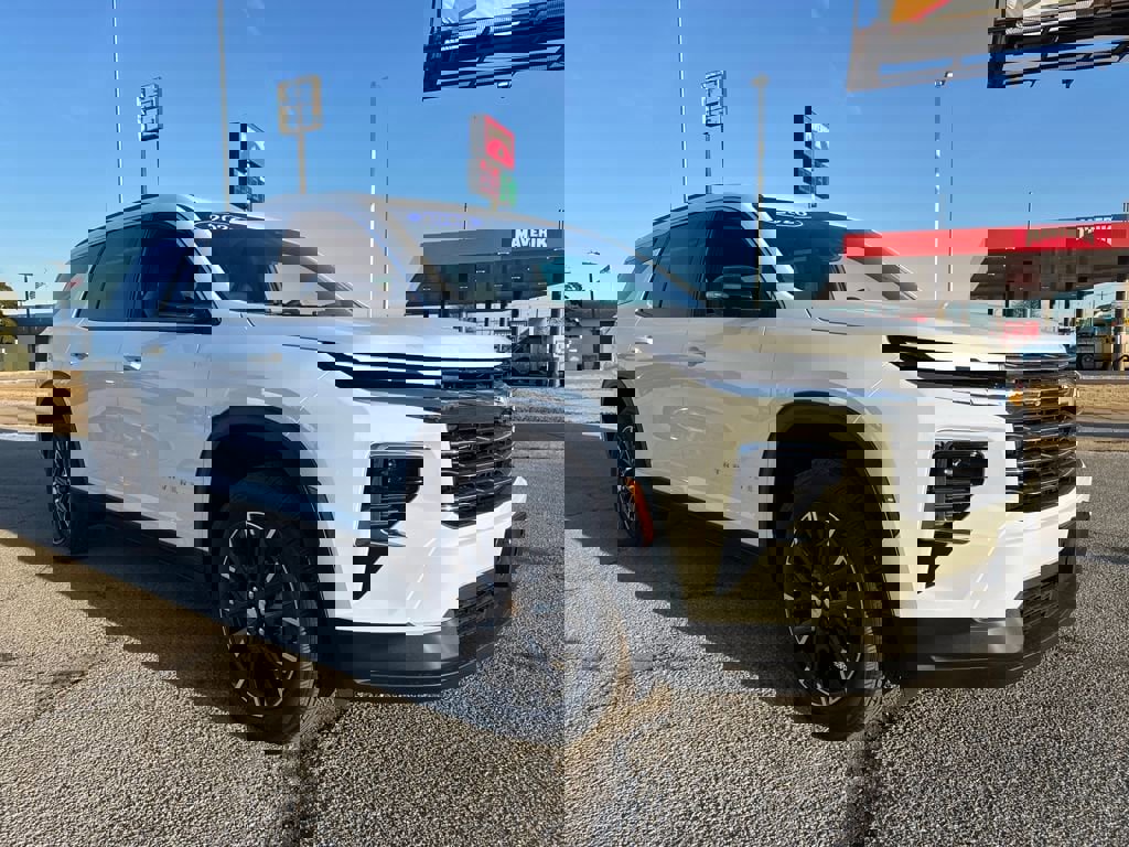 New 2026 Chevrolet Traverse LT w/ Sun and Wheel Package image 8