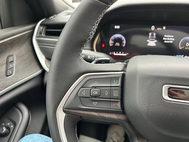 New 2025 Jeep Grand Cherokee Limited image 16