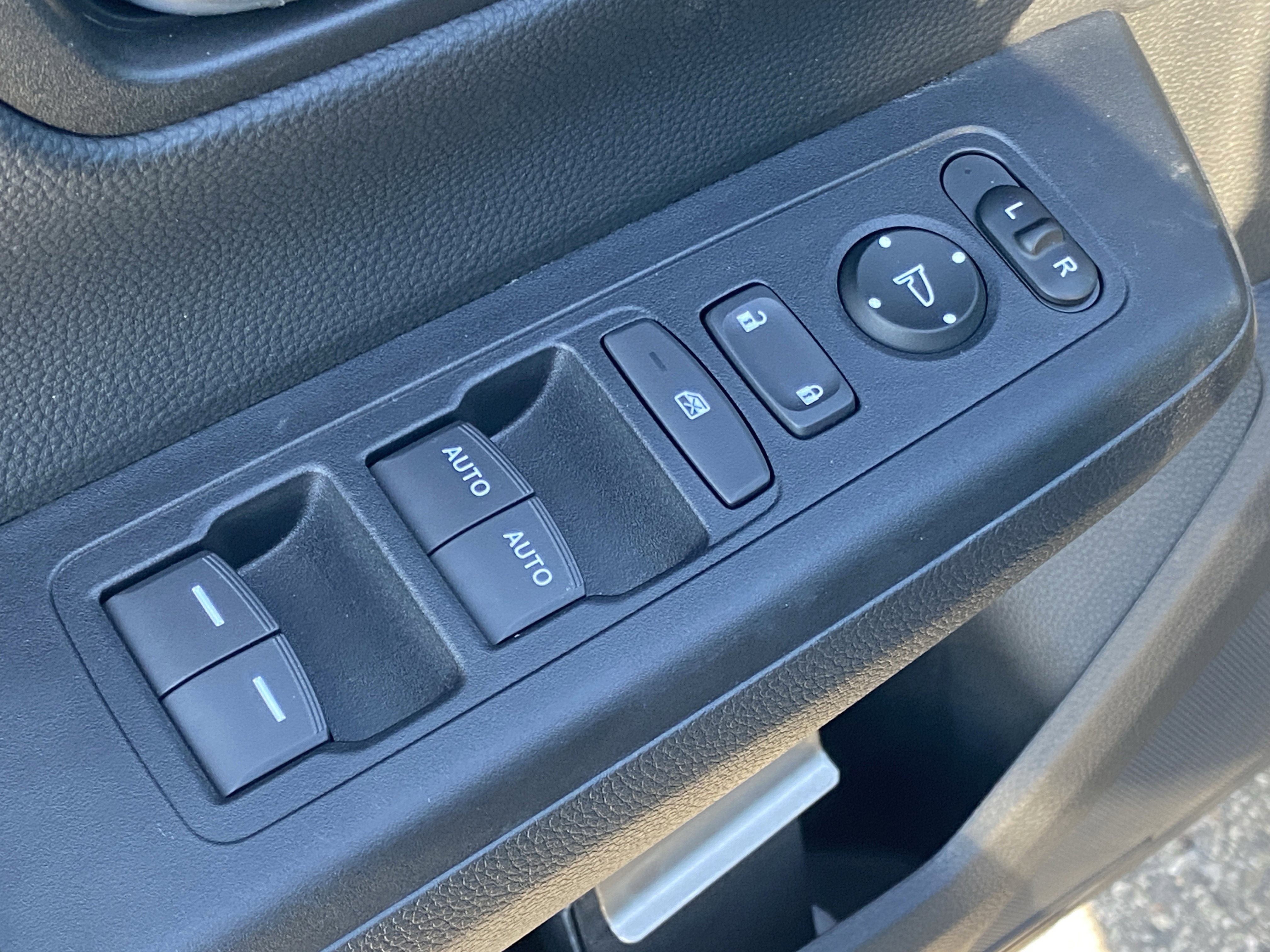 Certified 2025 Honda CR-V Sport image 17