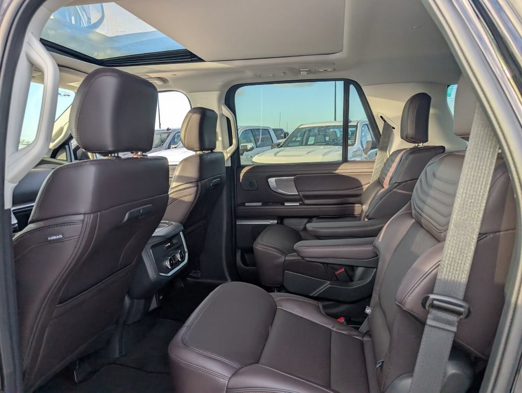 New 2025 Ford Expedition Platinum w/ Platinum Ultimate Package AWD/4WD image 8