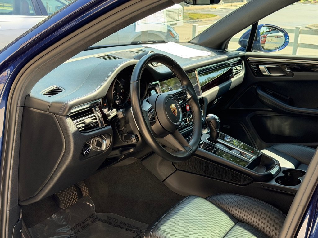 Used 2022 Porsche Macan AWD/4WD image 19