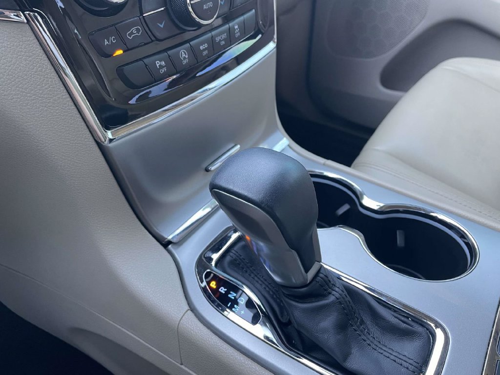 Used 2019 Jeep Grand Cherokee Limited AWD/4WD image 31