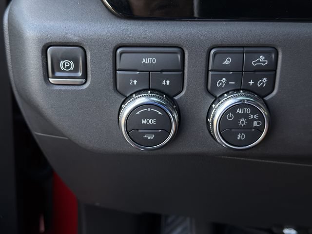 Used 2024 GMC Sierra 1500 SLT AWD/4WD image 29