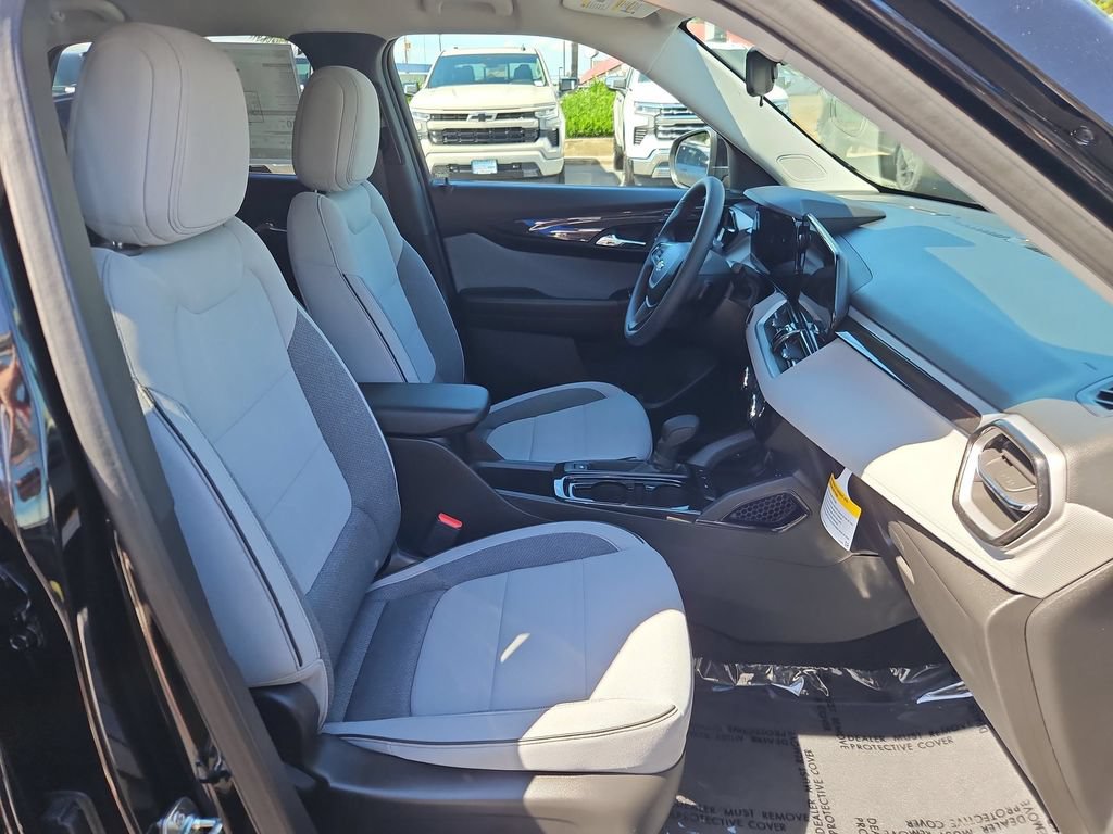New 2026 Chevrolet TrailBlazer LT w/ Driver Confidence Package FWD image 28