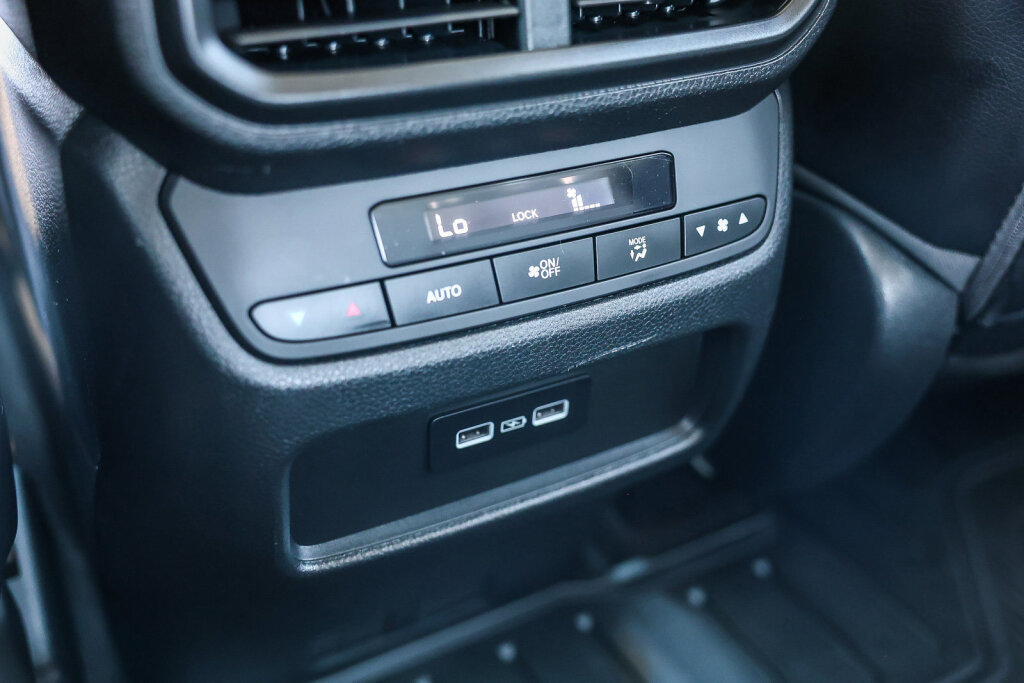 Used 2023 Honda Pilot EX-L image 7