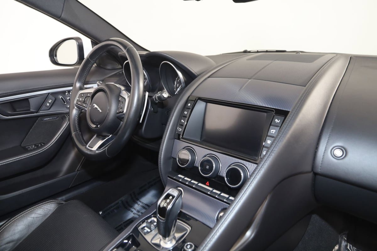 Used 2018 Jaguar F-TYPE R-Dynamic RWD image 61