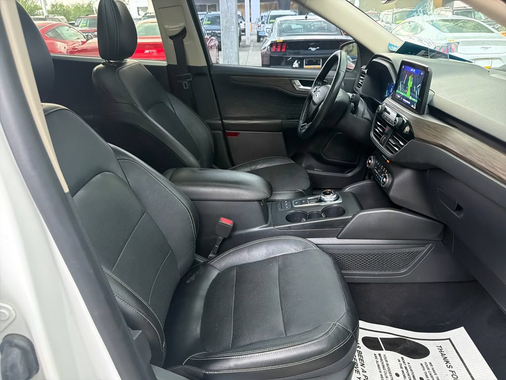 Used 2020 Ford Escape Titanium FWD image 30
