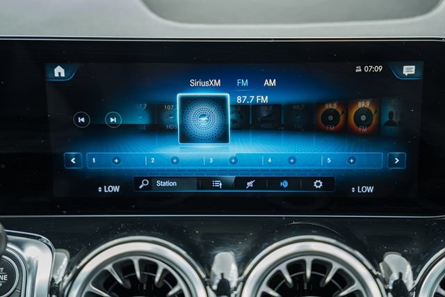 Certified 2023 Mercedes-Benz GLB 250 4MATIC image 21