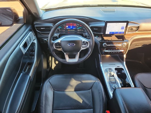 Used 2021 Ford Explorer Limited w/ Equipment Group 301A AWD/4WD image 9