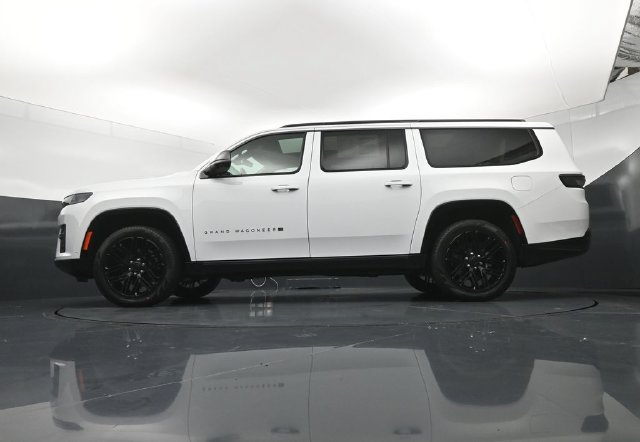 New 2026 Jeep Grand Wagoneer L Limited AWD/4WD image 21