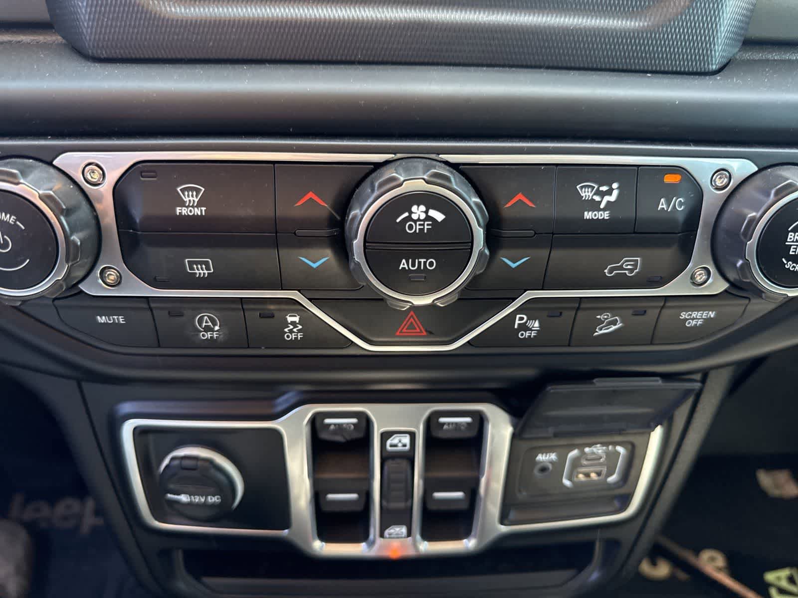 Used 2018 Jeep Wrangler Unlimited Sport S AWD/4WD image 23