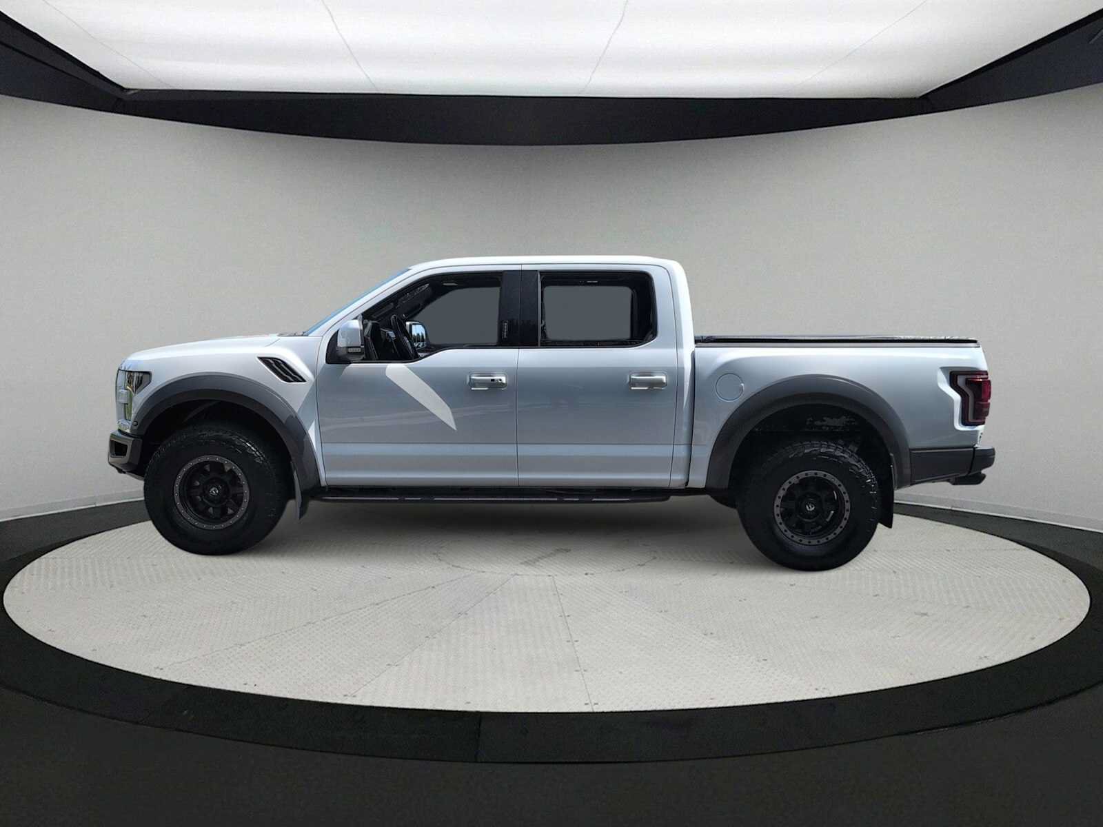 Used 2017 Ford F150 Raptor w/ Equipment Group 802A Luxury AWD/4WD image 5