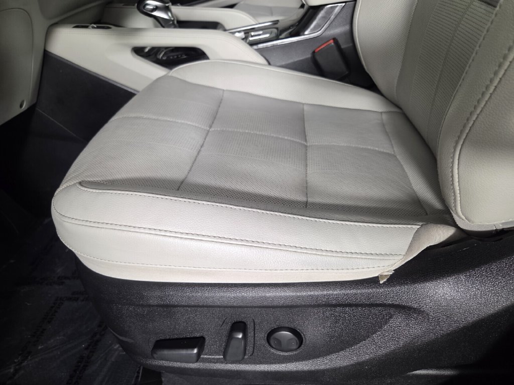 Used 2022 Kia Telluride EX w/ EX Premium Package FWD image 10