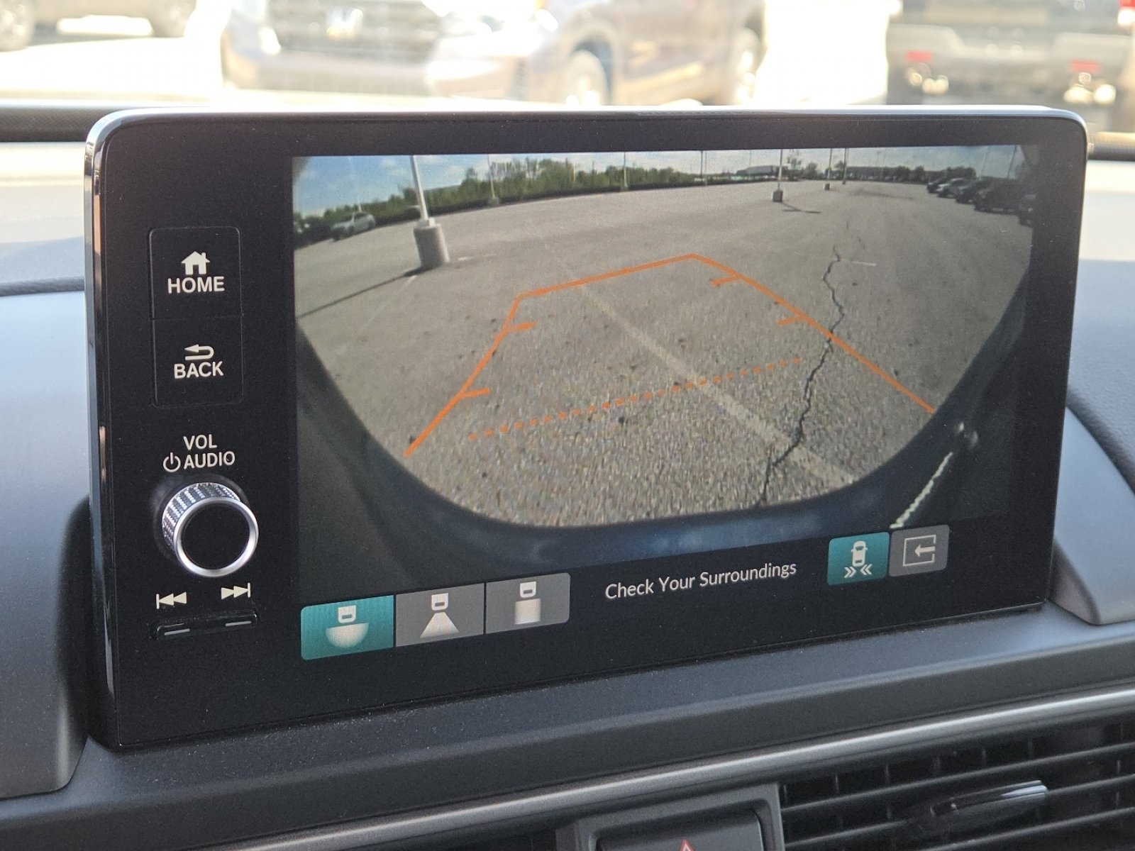 Used 2025 Honda Pilot Touring image 10